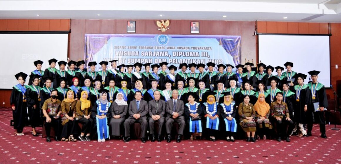 Wisuda Stikes Wira Husada